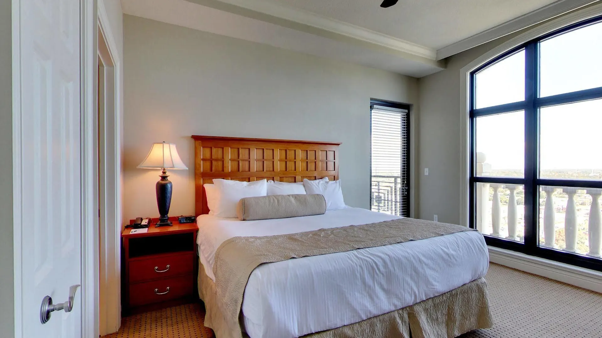 Emerald Grande At Harborwalk Village 3*