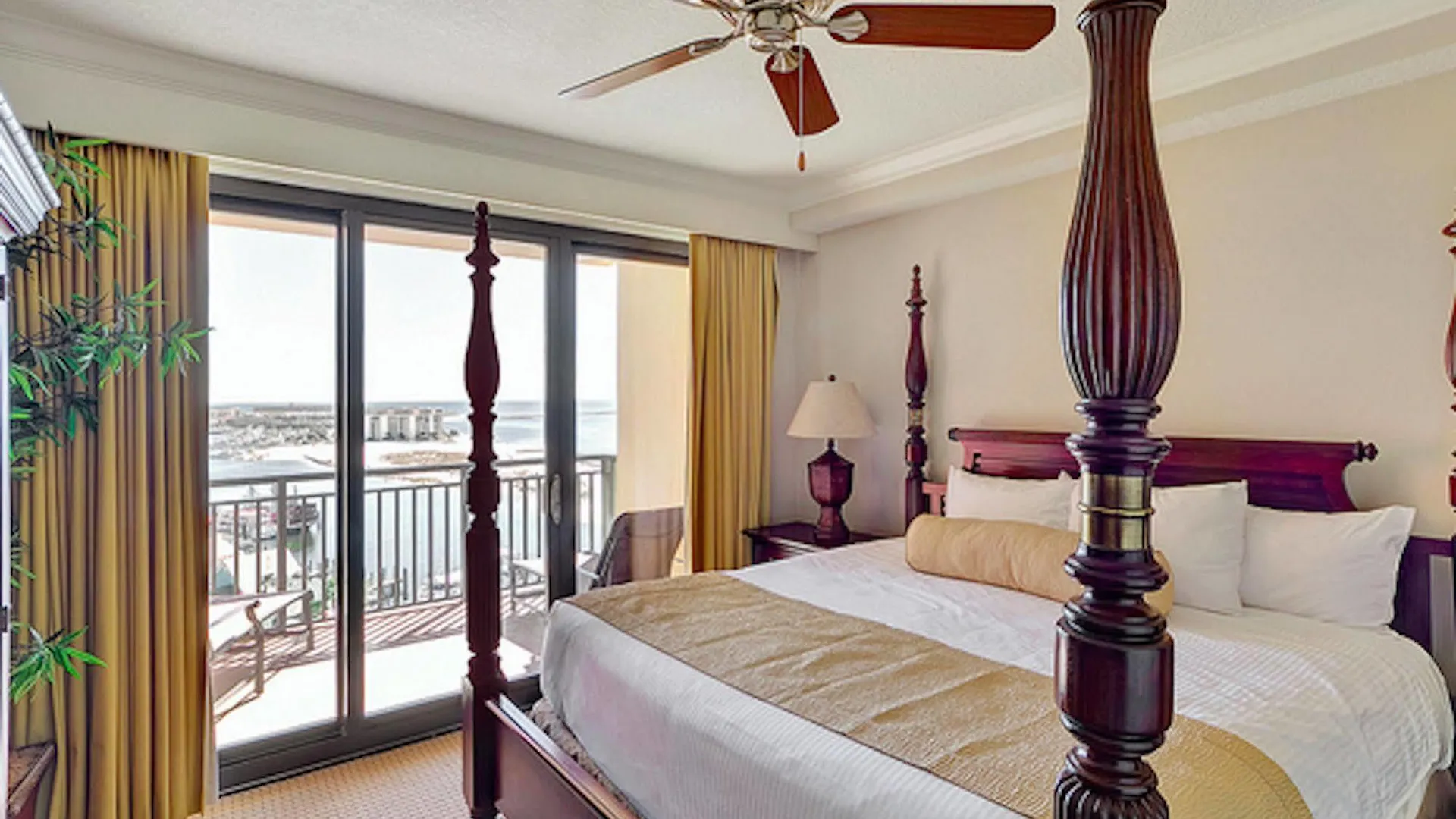 Emerald Grande At Harborwalk Village 3*