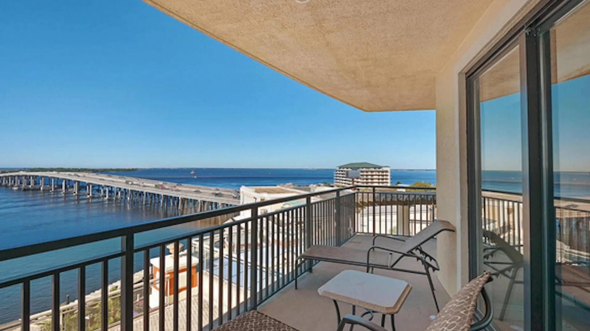 Emerald Grande At Harborwalk Village