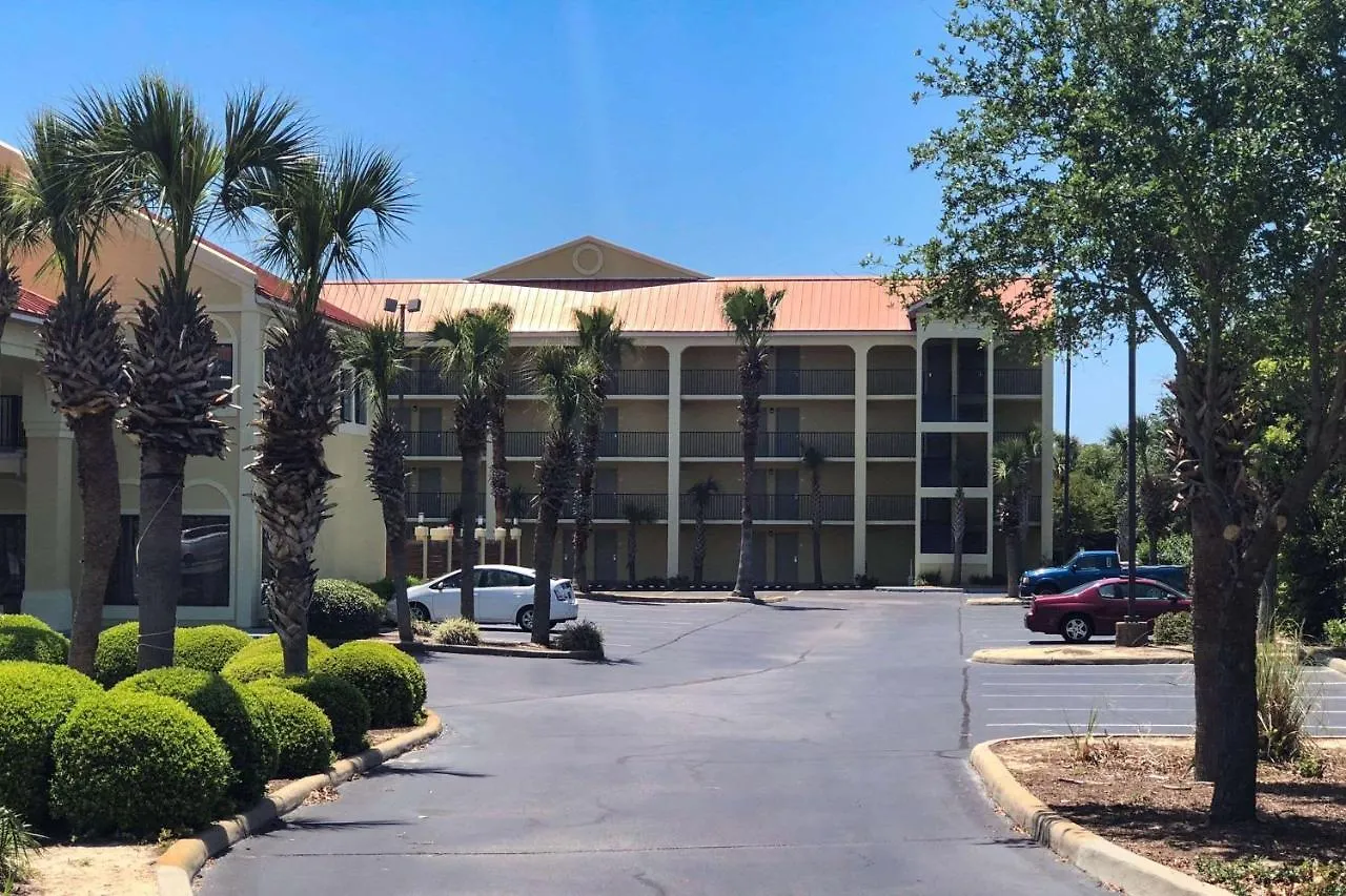 Quality & Miramar Hotel