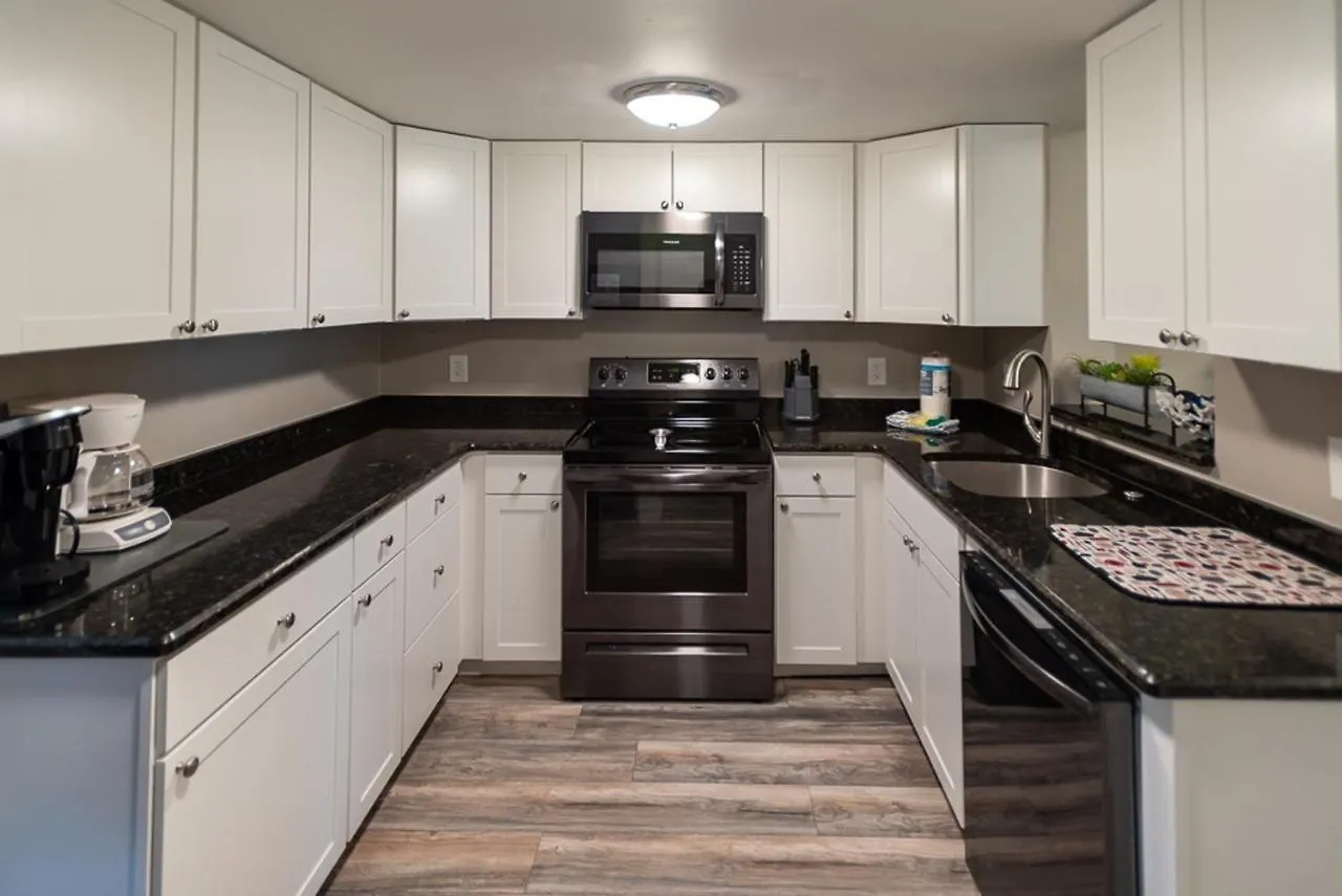 Apartment Bayou Village 613 *