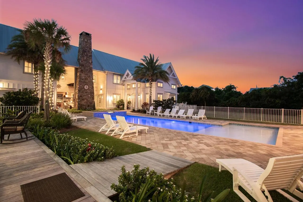 Stone's Throw Holiday home