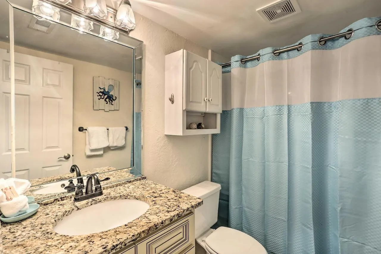 Miramar Retreat - Beachfront And Poolside Apartment *