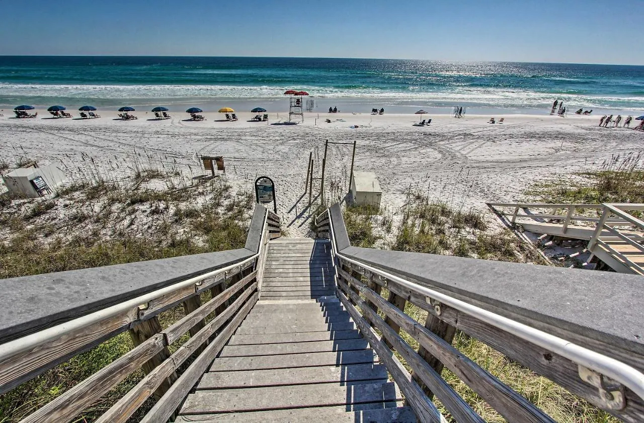 Apartment With Community Pool Less Than 1 Mile To Miramar Beach! Destin