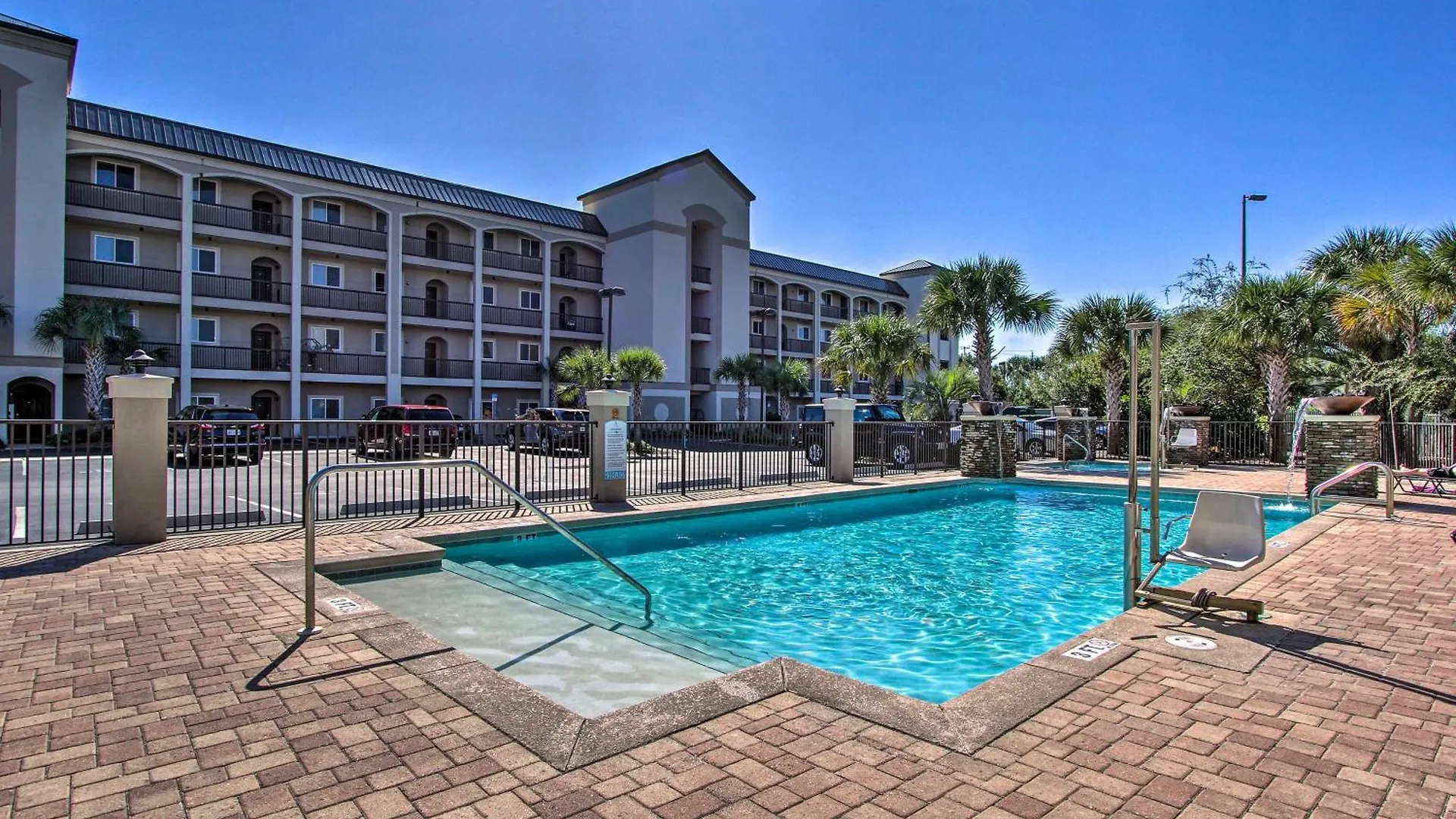 With Community Pool Less Than 1 Mile To Miramar Beach! Destin