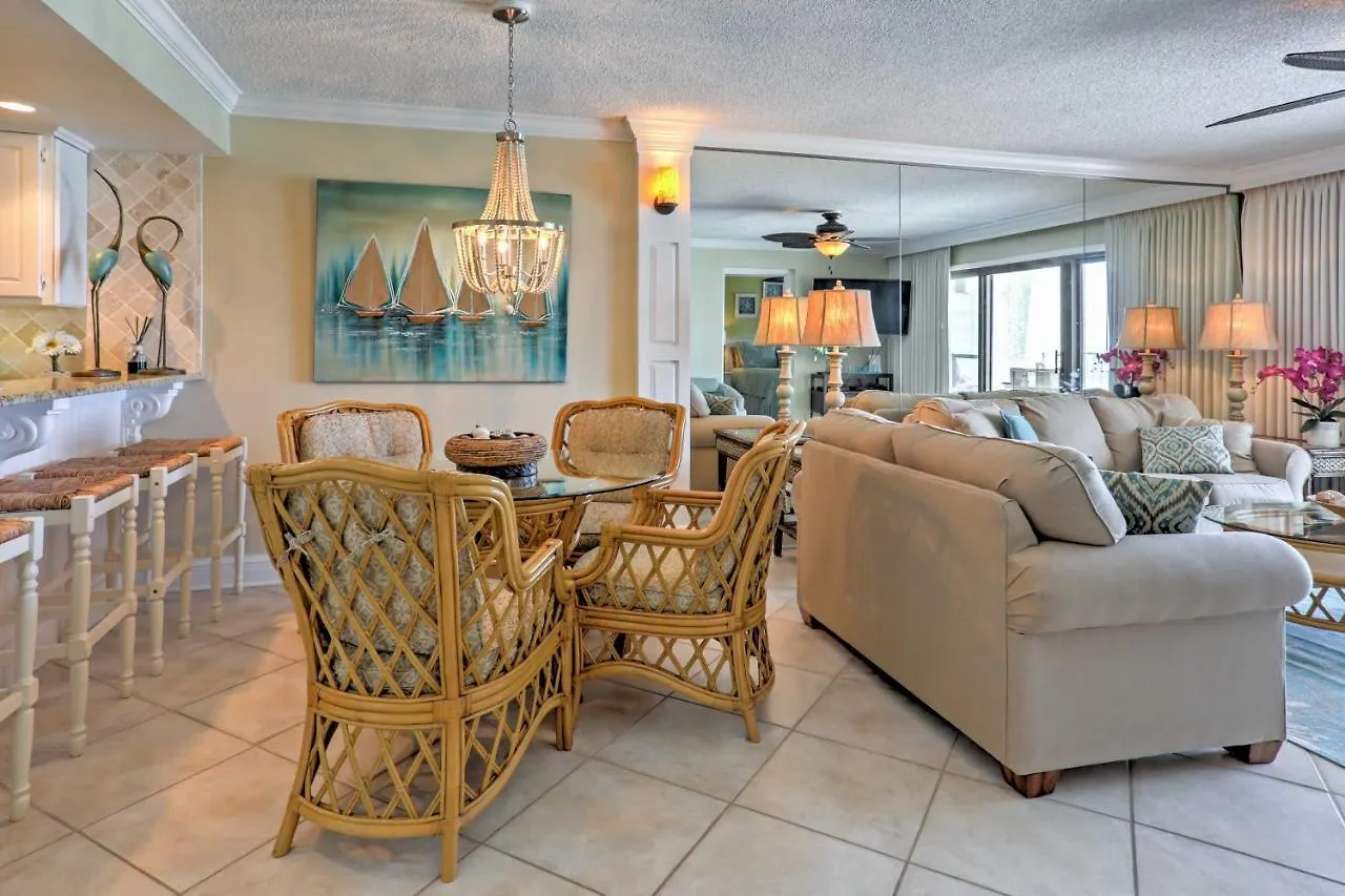 Oceanfront Miramar Beach With Amenities! Apartment
