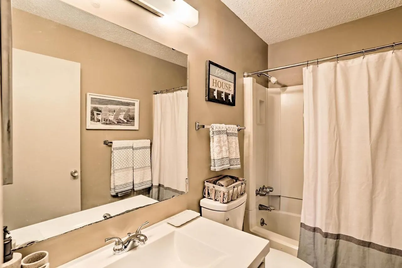Townhome With Access And 2 Pools! *