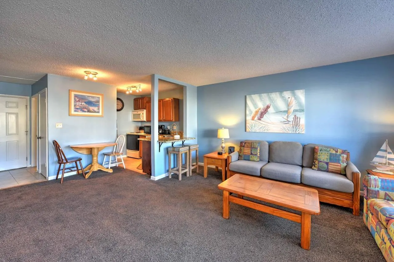 Cozy With Shared Pools And Access! Destin