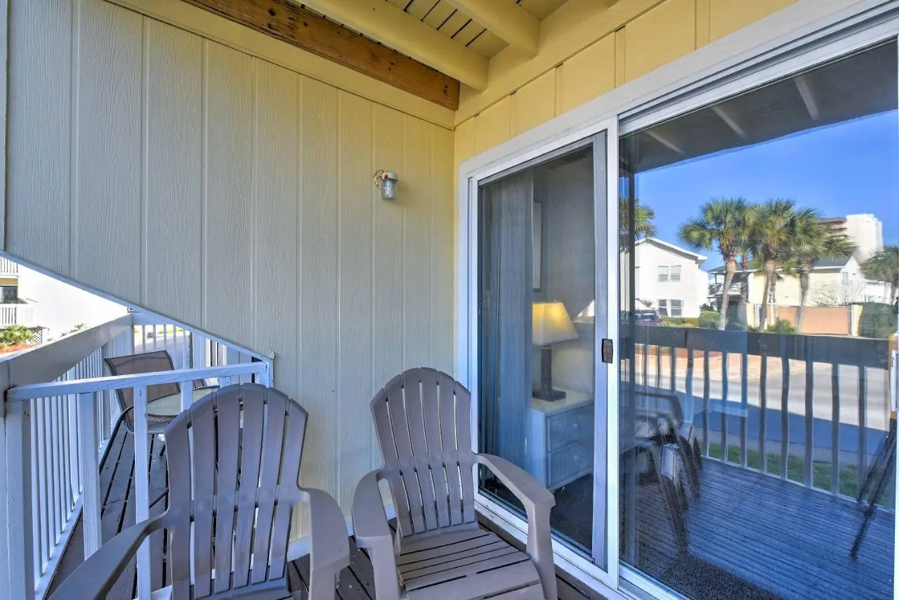 Cozy With Shared Pools And Access! Destin