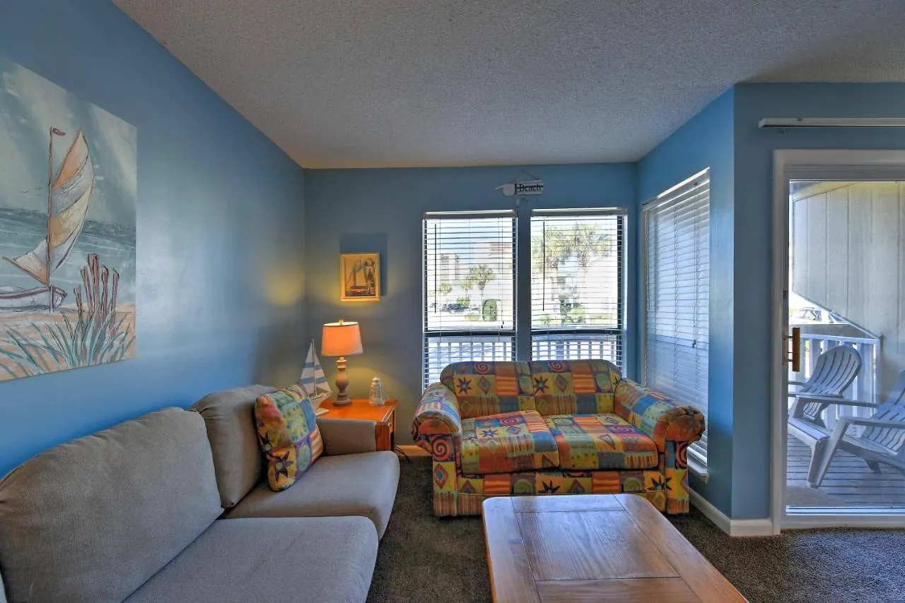 Apartment Cozy With Shared Pools And Access! *