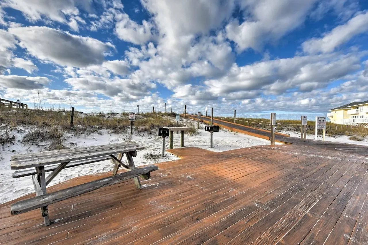 Cozy With Shared Pools And Access! *