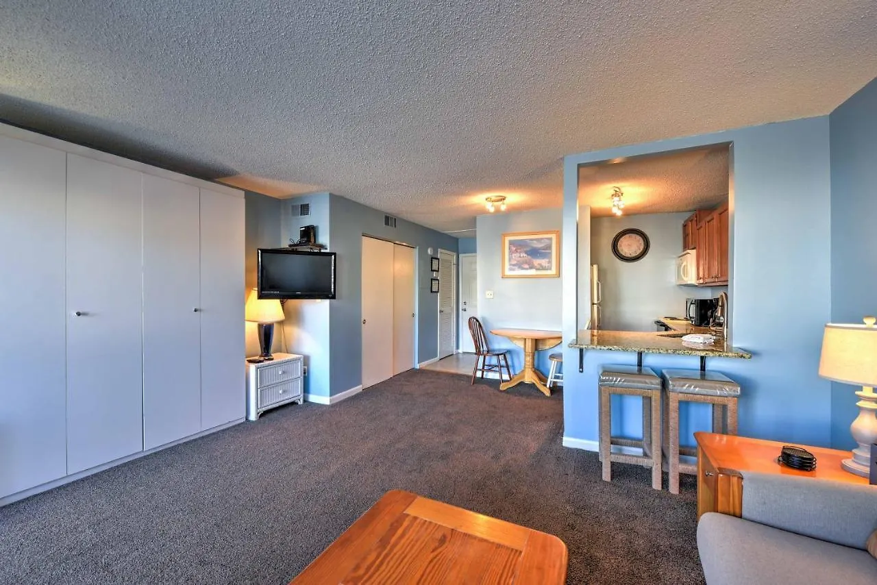 Cozy With Shared Pools And Access! *