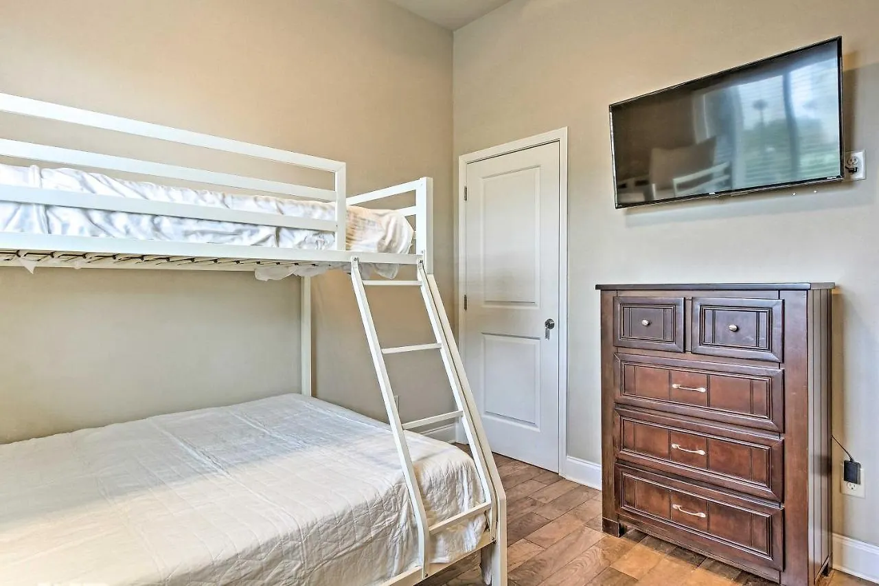 Luxurious Alerio Condo - Steps To Private Beach!