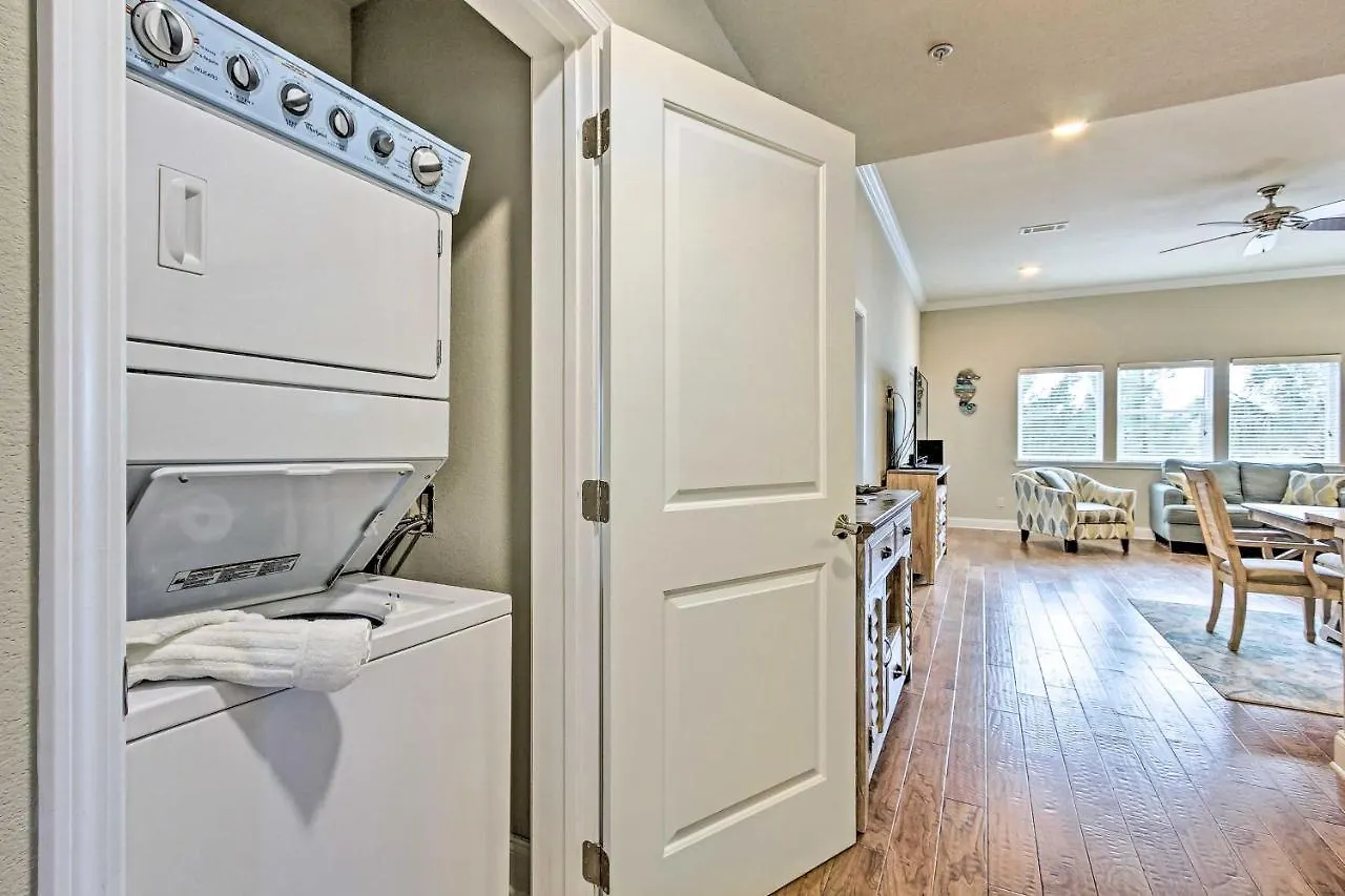Luxurious Alerio Condo - Steps To Private Beach! *