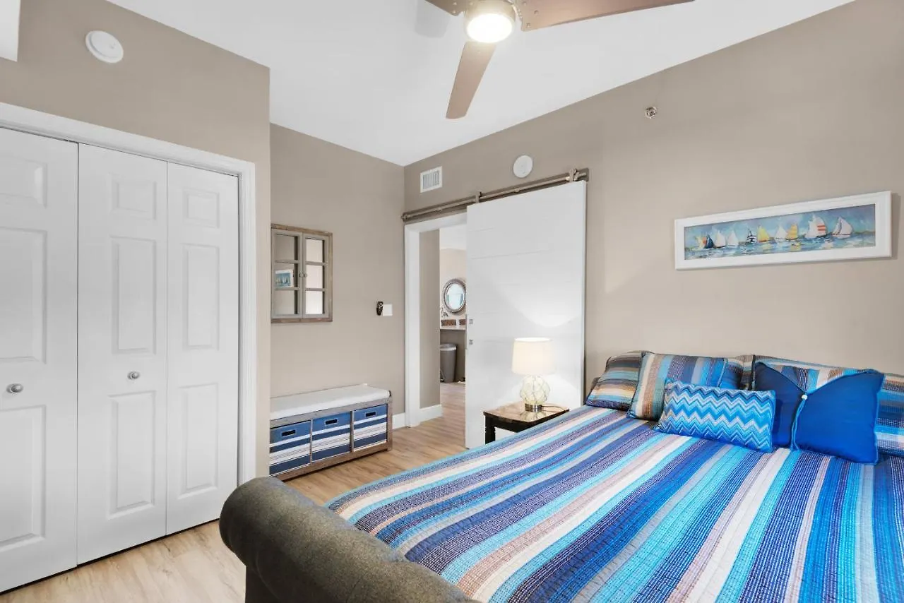 Ariel Dunes I 707 Apartment