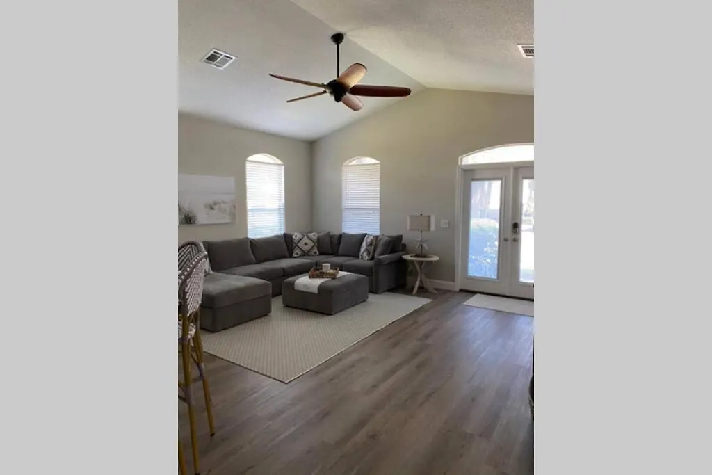 Jewel 5bd-3 1/2 Bath -5 Min Walk To Beach! * Destin