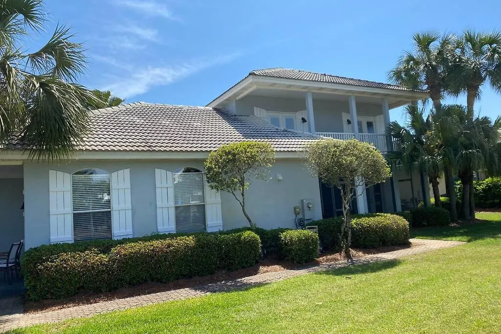 Holiday home Jewel 5bd-3 1/2 Bath -5 Min Walk To Beach! *