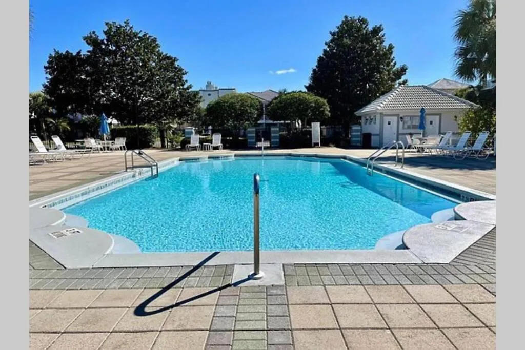 Jewel 5bd-3 1/2 Bath -5 Min Walk To Beach!