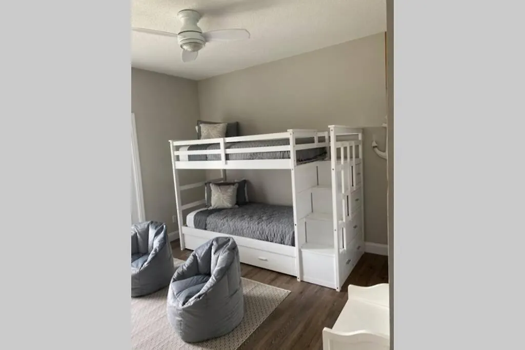 Jewel 5bd-3 1/2 Bath -5 Min Walk To Beach!