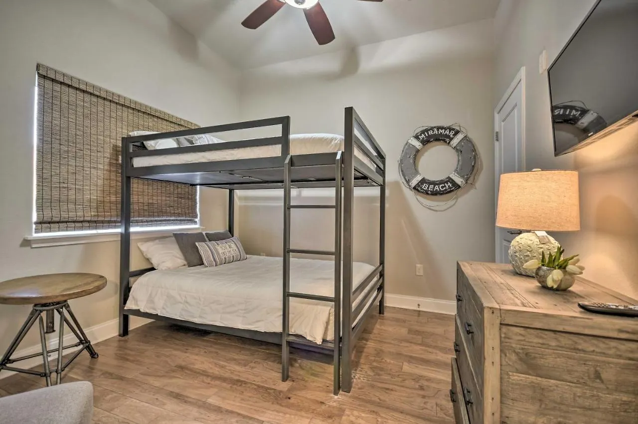 Διαμέρισμα Miramar Patio, Pool, Walk To Gulf!