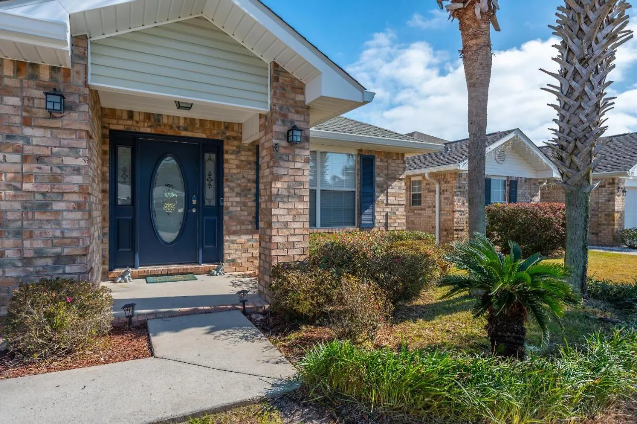 Luxurious House, Private Heated Pool, Dedicated Office, Mins Walk To & Shops Destin