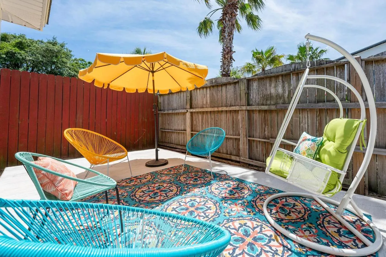 بيت للعطل Private Access, Fenced Yard & Pet Friendly, Pool, Life House