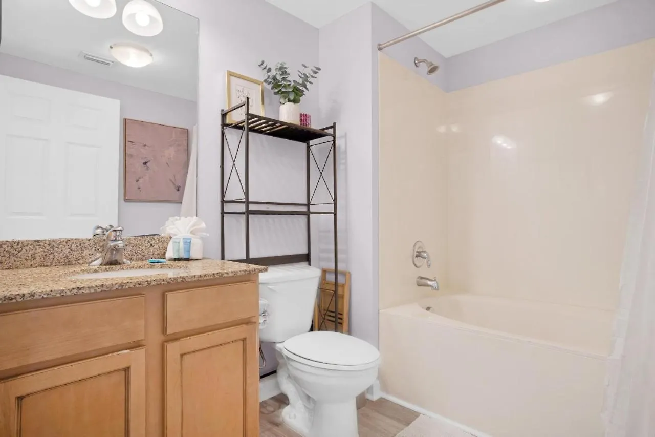 Palms #1405 Jr 2br