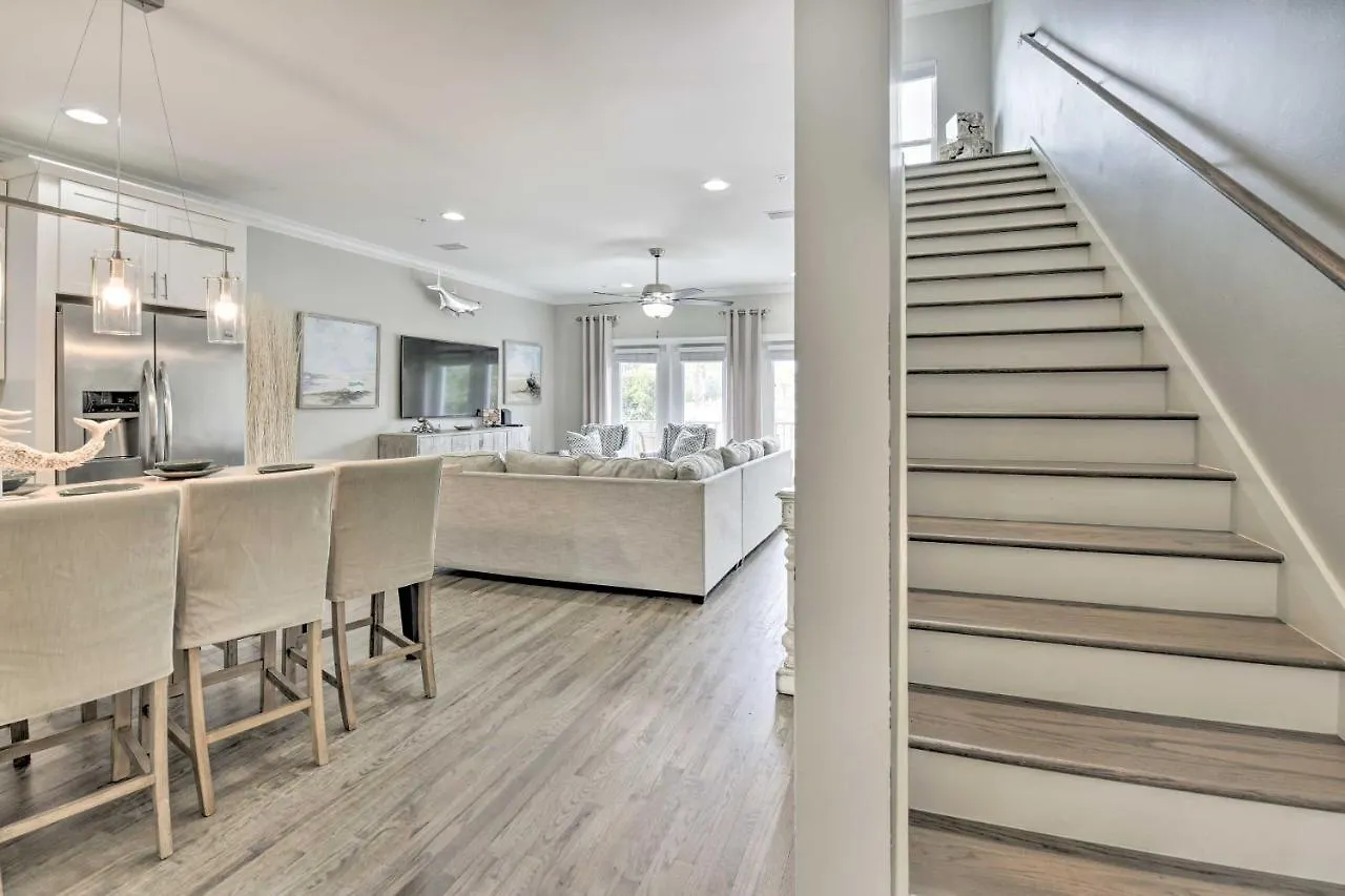 Holiday home Miramar Townhome With Balcony Near Ocean!