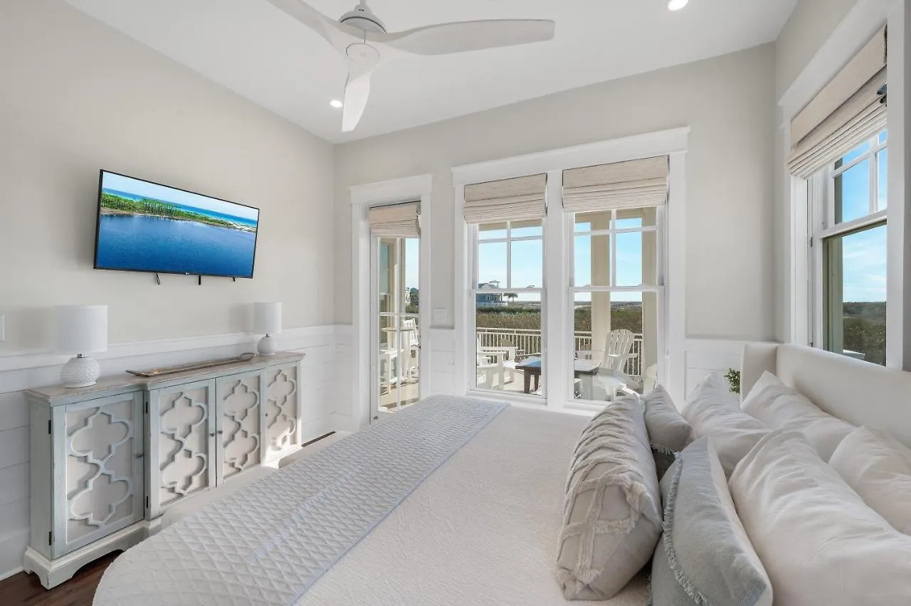 Pelican Pointe At Pointe *