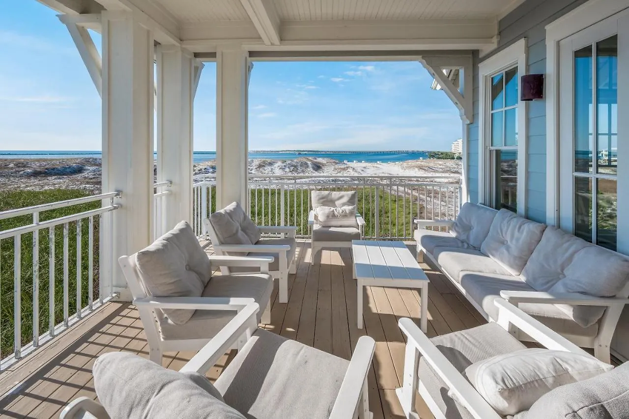 Pelican Pointe At Pointe