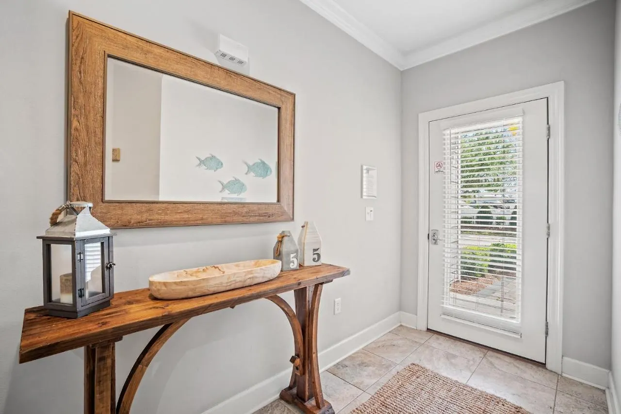 Waterside With Award Winning Design And Pool Villa *