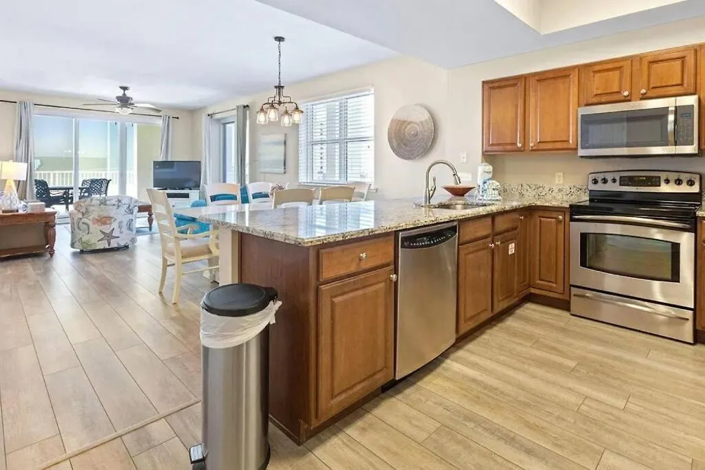 Kokomo Retreat- Steps From Pools & Private Beach! * Destin