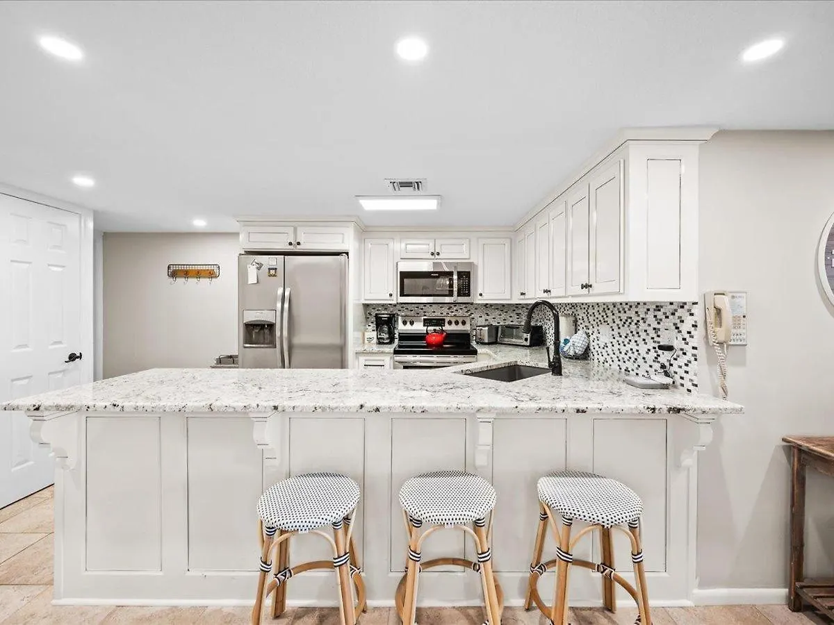 Surf And Racquet Unit 207 Holiday home Destin
