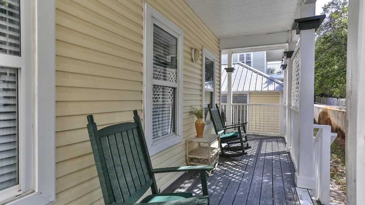 Holiday home Aventon - Is A 3 Bedroom That Is An Easy Walk To The With Communal Pool