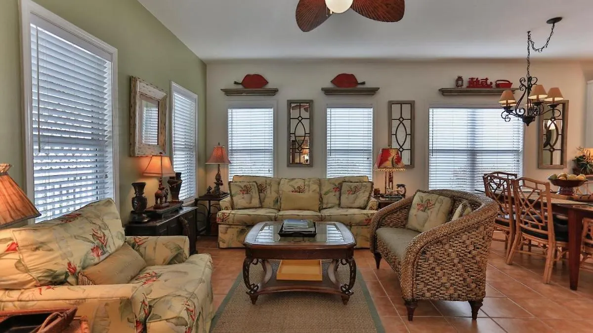Holiday home Aventon - Is A 3 Bedroom That Is An Easy Walk To The With Communal Pool Destin