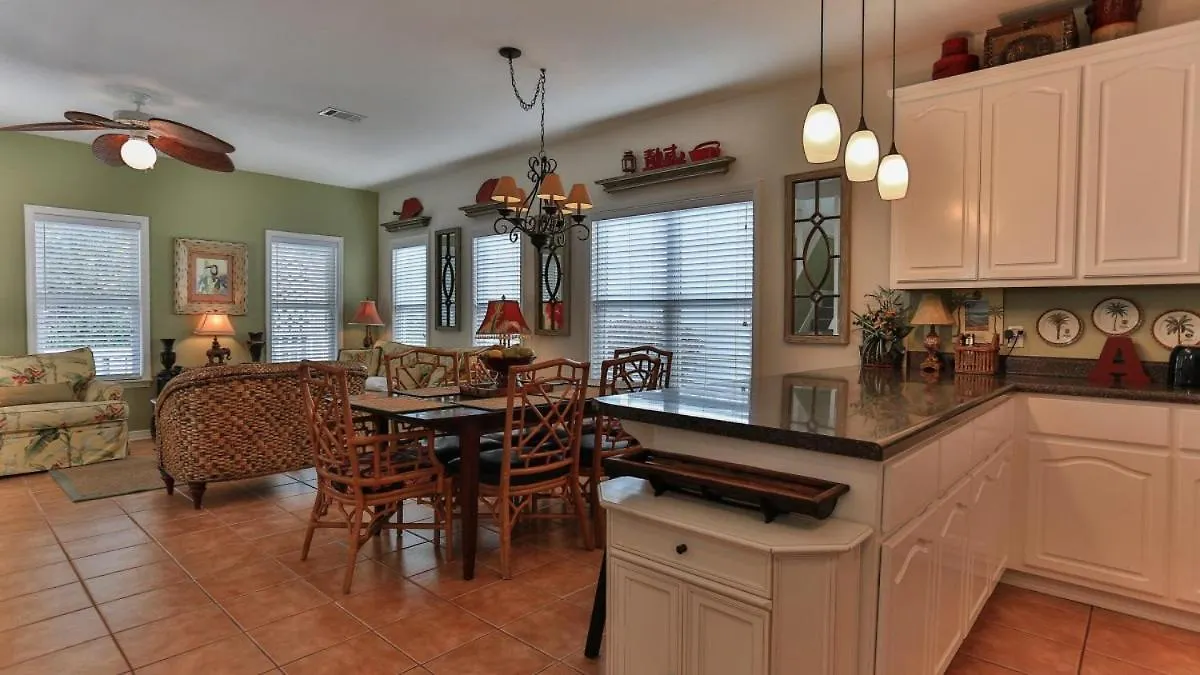 Holiday home Aventon - Is A 3 Bedroom That Is An Easy Walk To The With Communal Pool