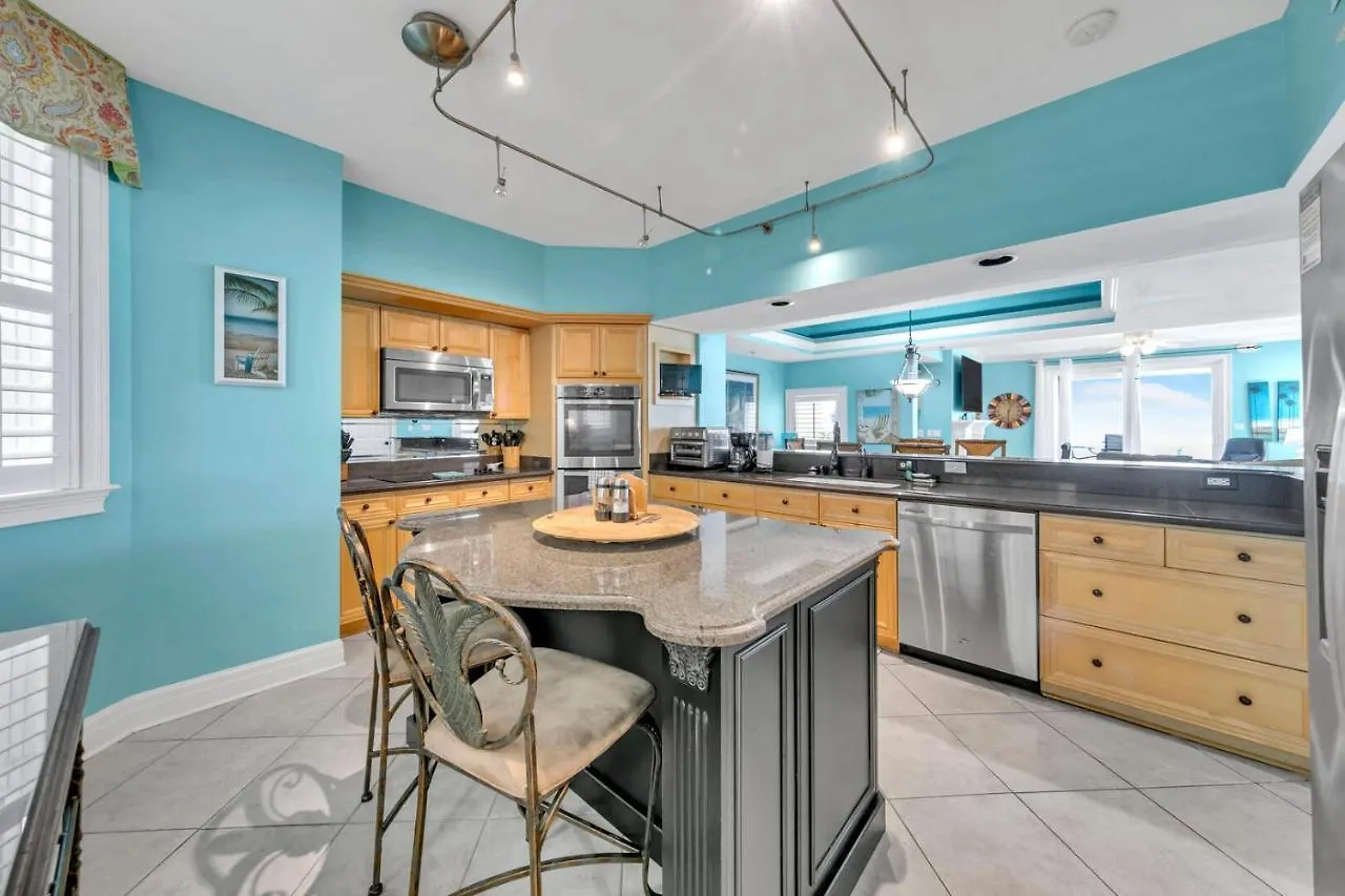 Grandview 202 - Beach Front 3br In Miramar Beach Destin