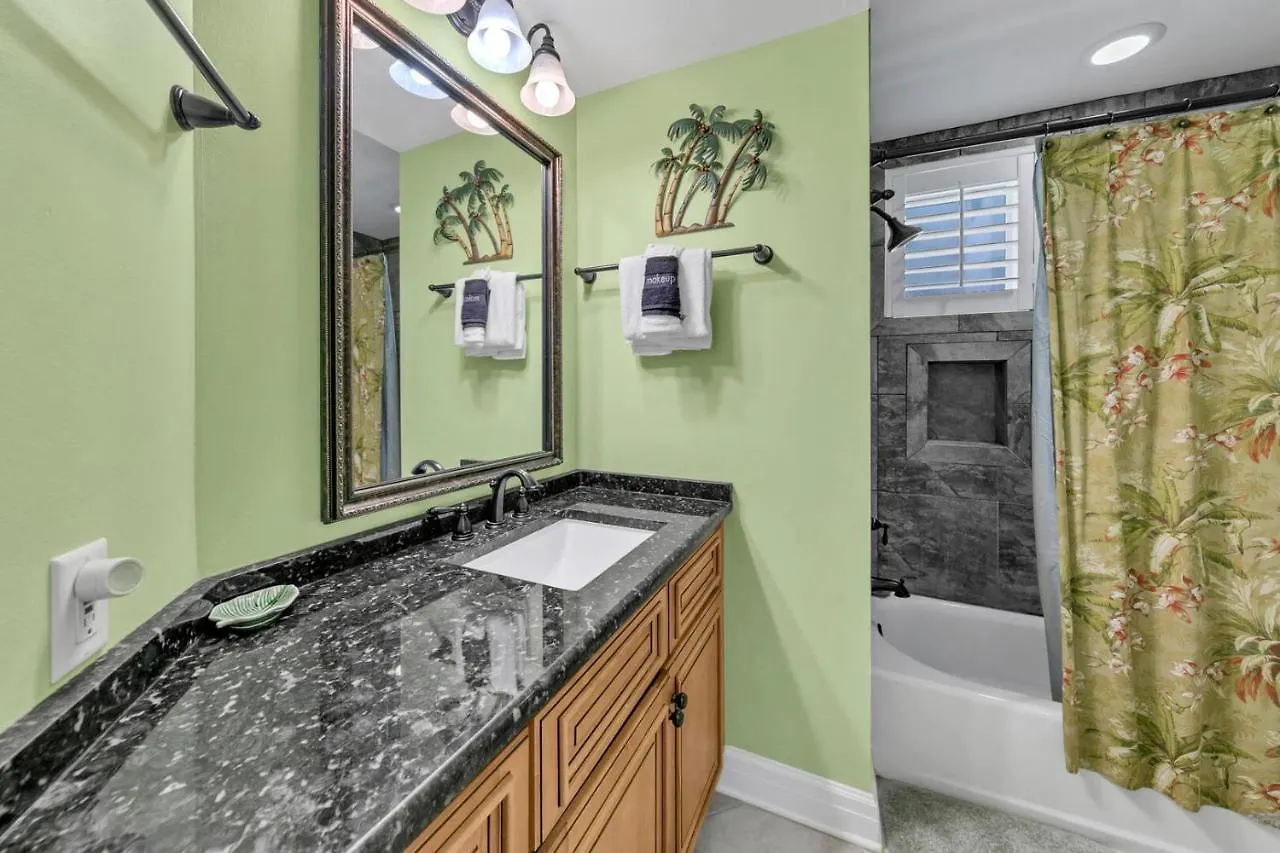 Grandview 202 - Beach Front 3br In Miramar Beach