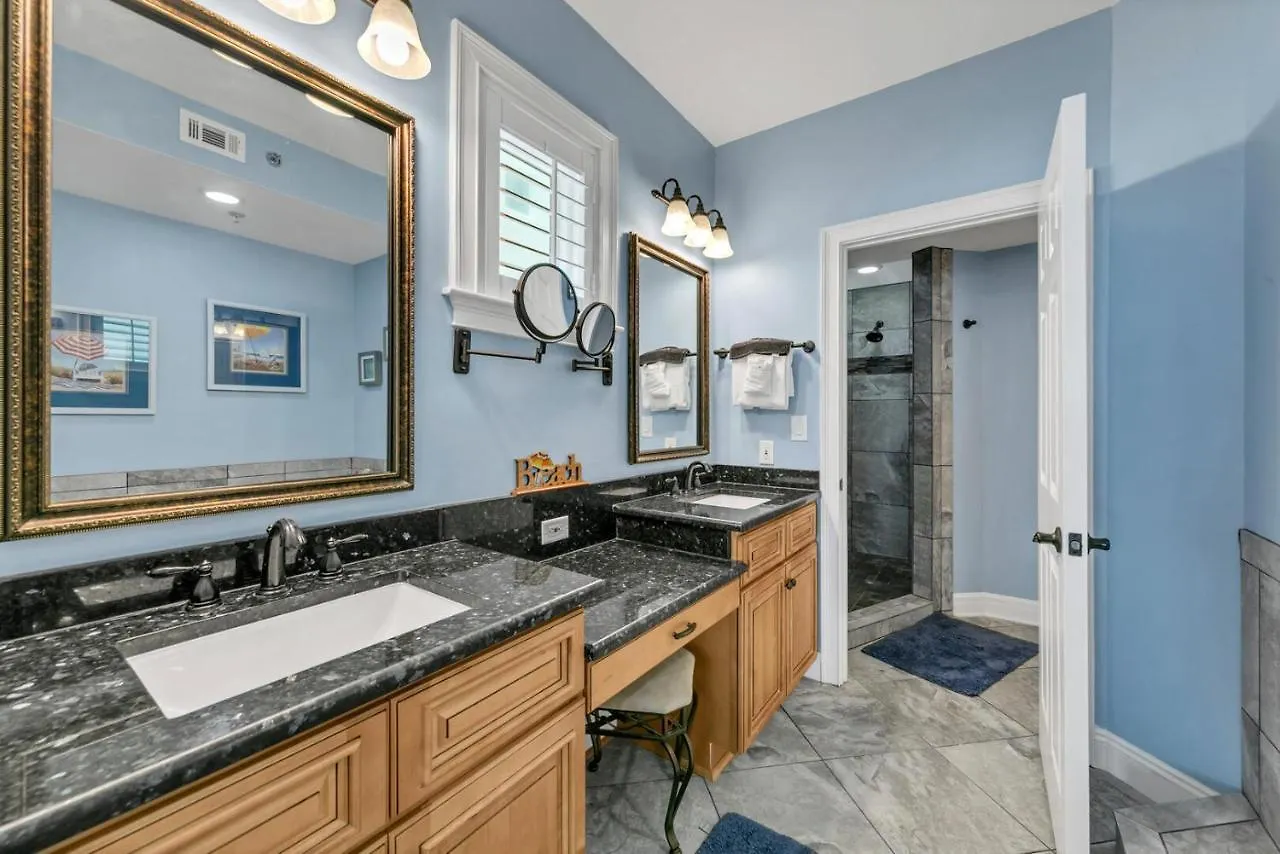 Holiday home Grandview 202 - Beach Front 3br In Miramar Beach