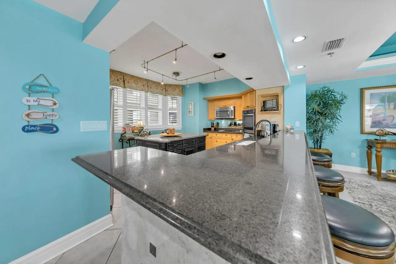 Grandview 202 - Beach Front 3br In Miramar Beach *