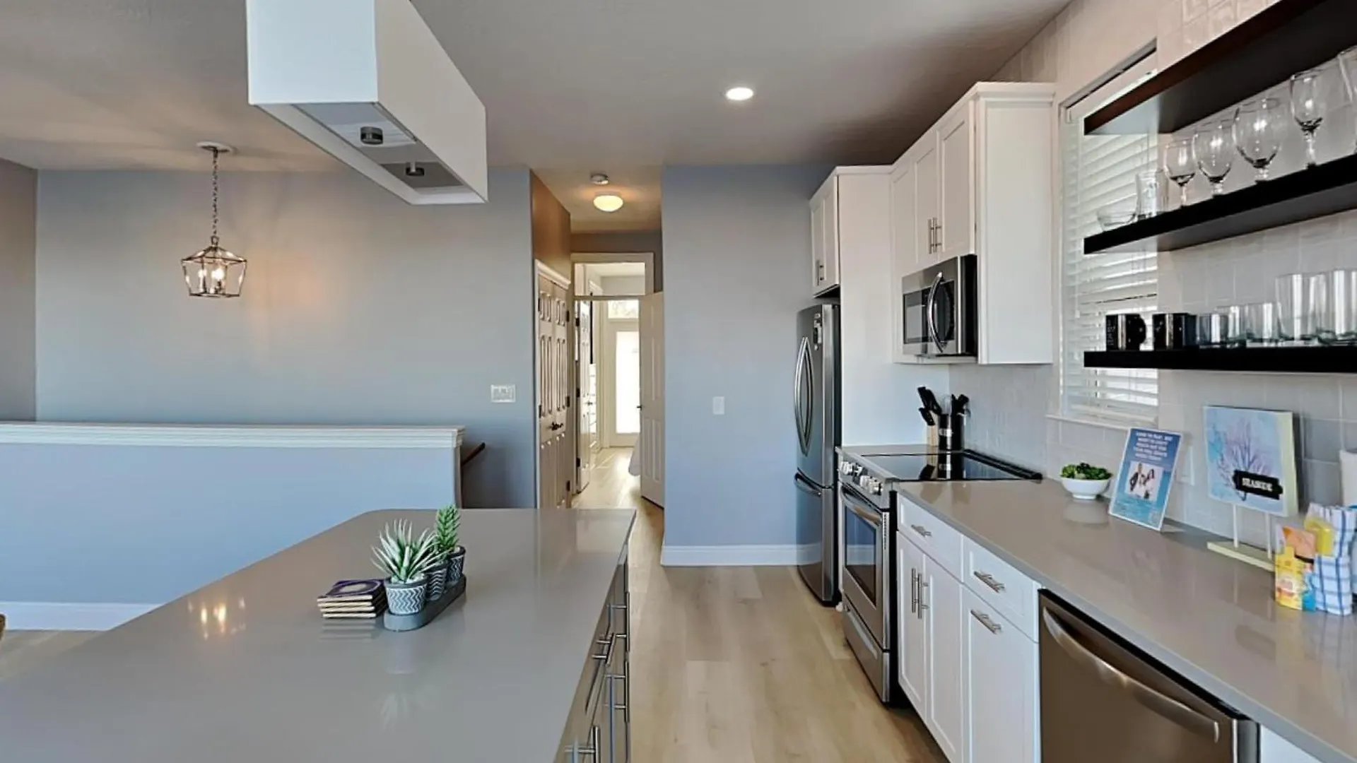Apartment Destiny 23 A B *