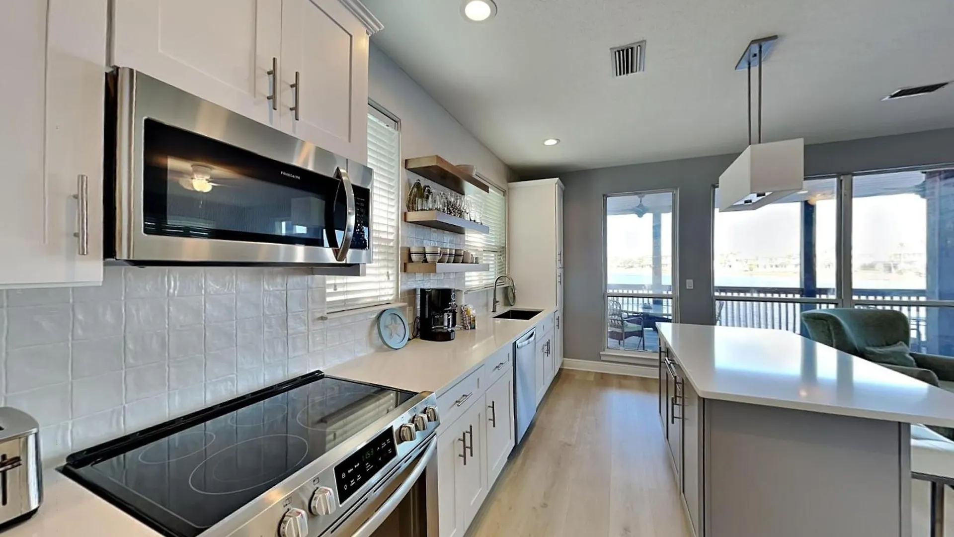 Apartment Destiny 23 A B *