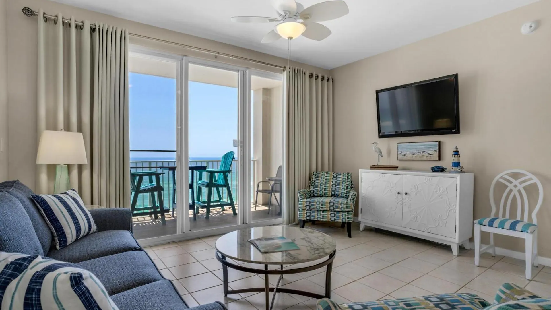 Holiday home Majestic Sun 806b