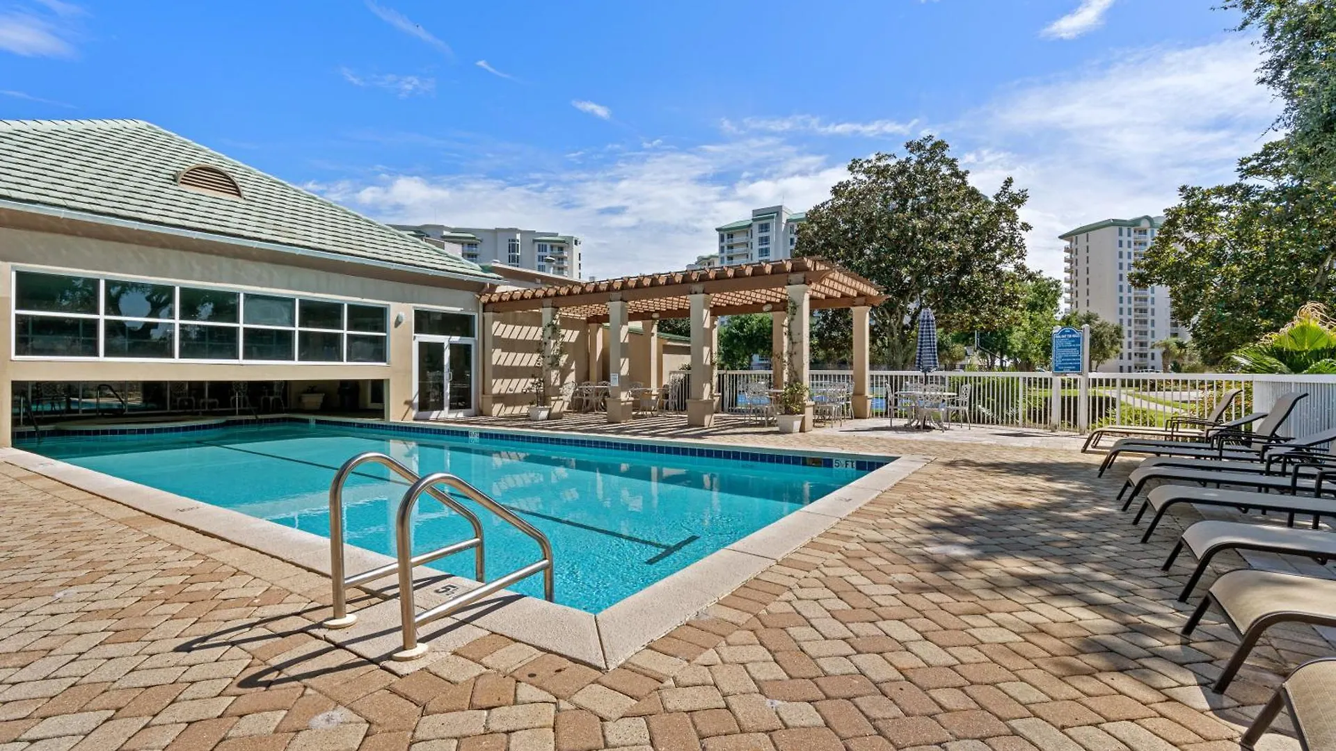 St Maarten 508 A Beautiful Luxury Front 3 Bedroom 5th Floor With Amenities *