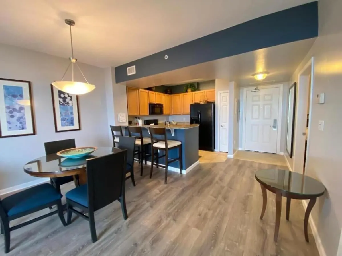 Apartment Coastal Oasis Retreat At The Palms Of Destin!