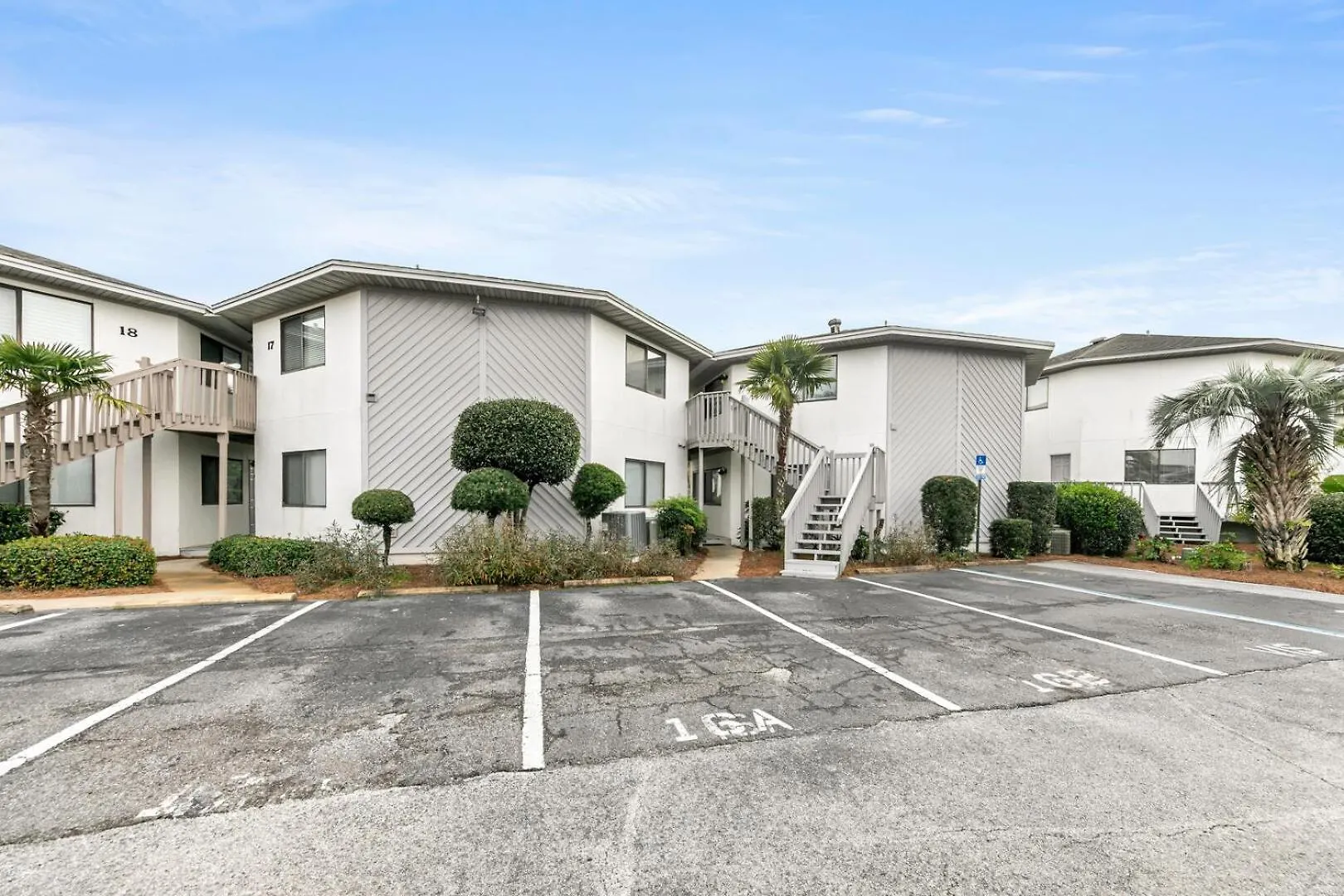Crystal Village 16b Is A 2 Bed 2 Bath Near The Beach That Sleeps 6