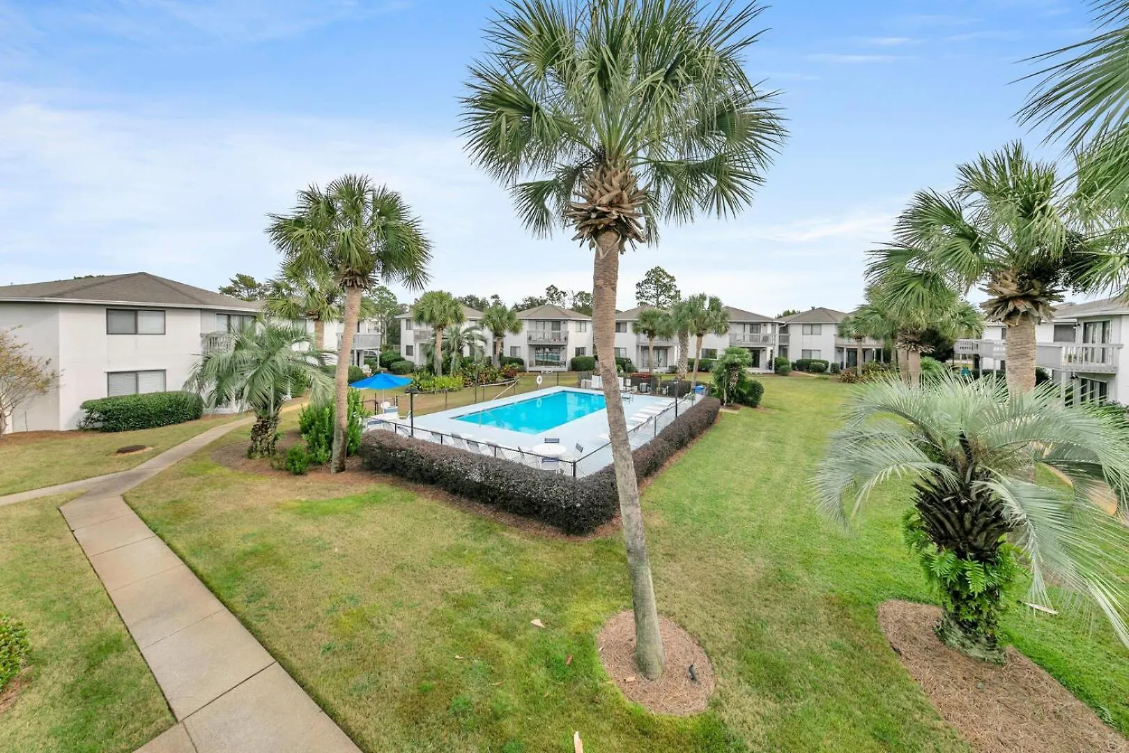 Crystal Village 16b Is A 2 Bed 2 Bath Near The Beach That Sleeps 6 * Destin