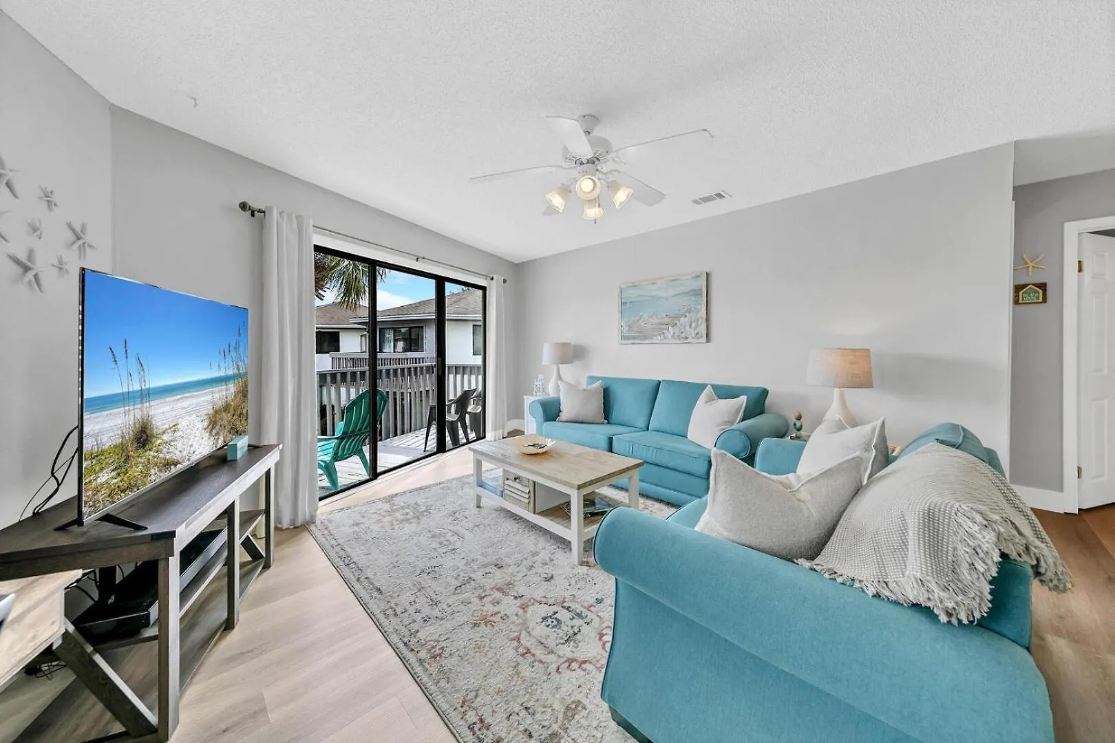 Crystal Village 16b Is A 2 Bed 2 Bath Near The Beach That Sleeps 6