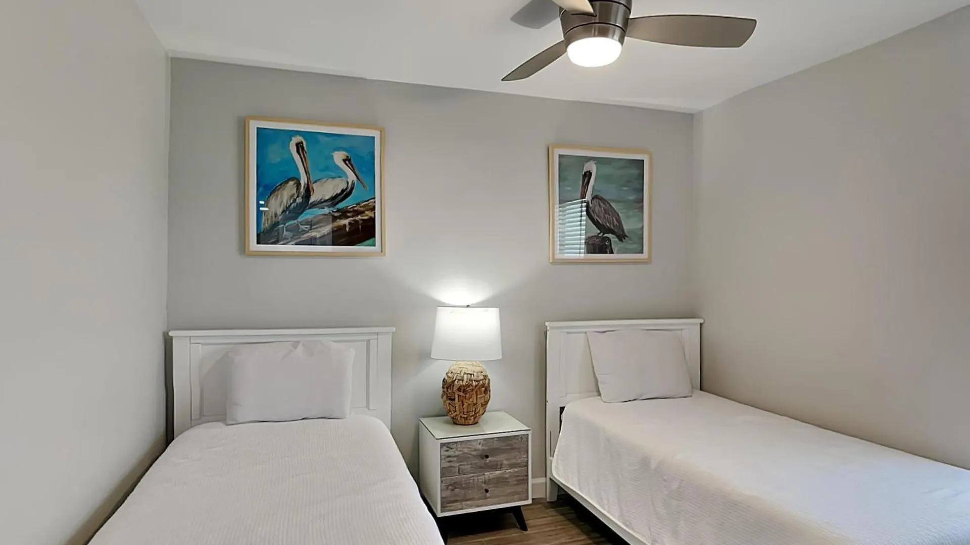 Pelican #2017 Apartment
