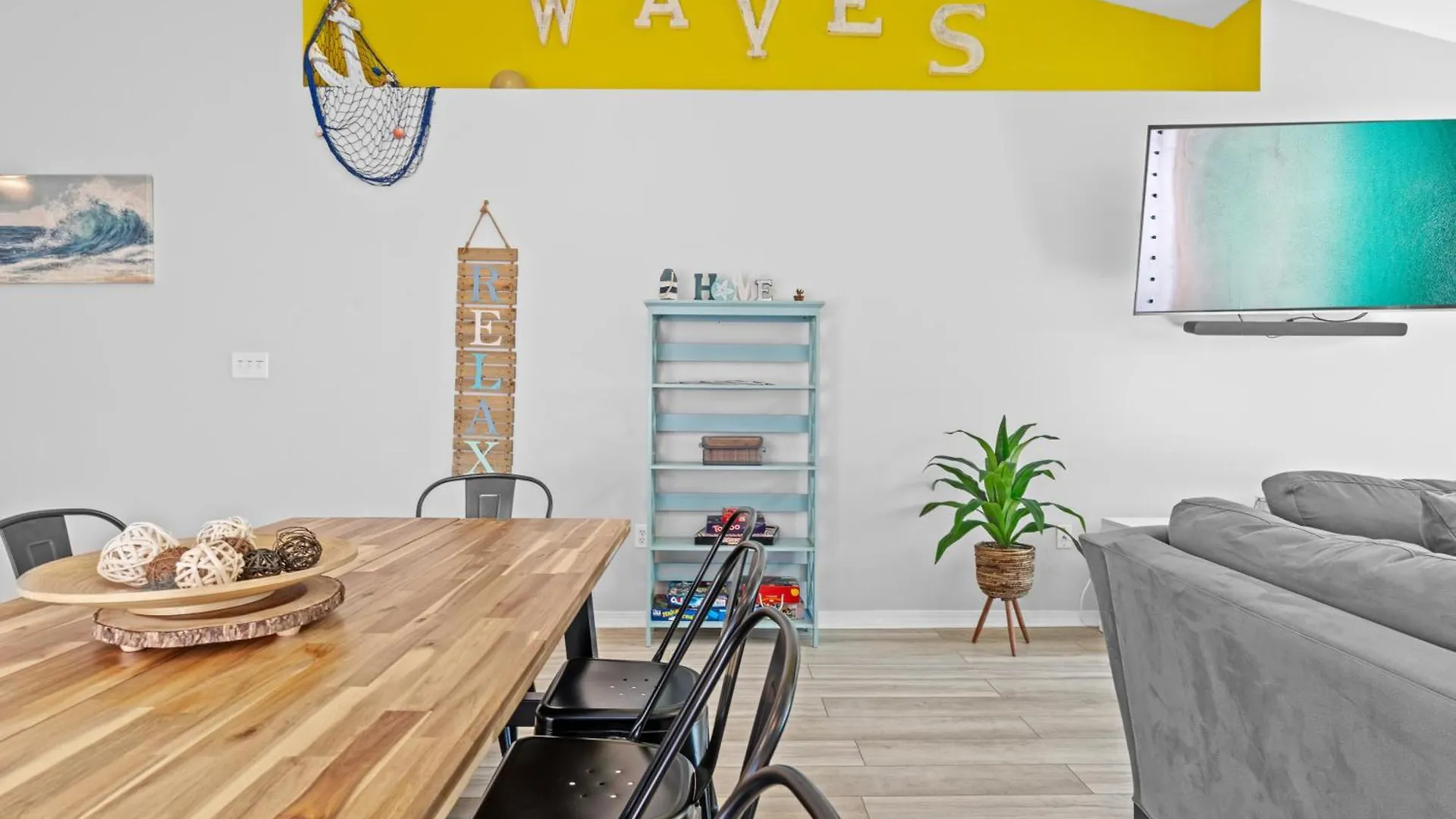 Luxurious House, Private Heated Pool, Dedicated Office, Mins Walk To & Shops Сasa de vacaciones